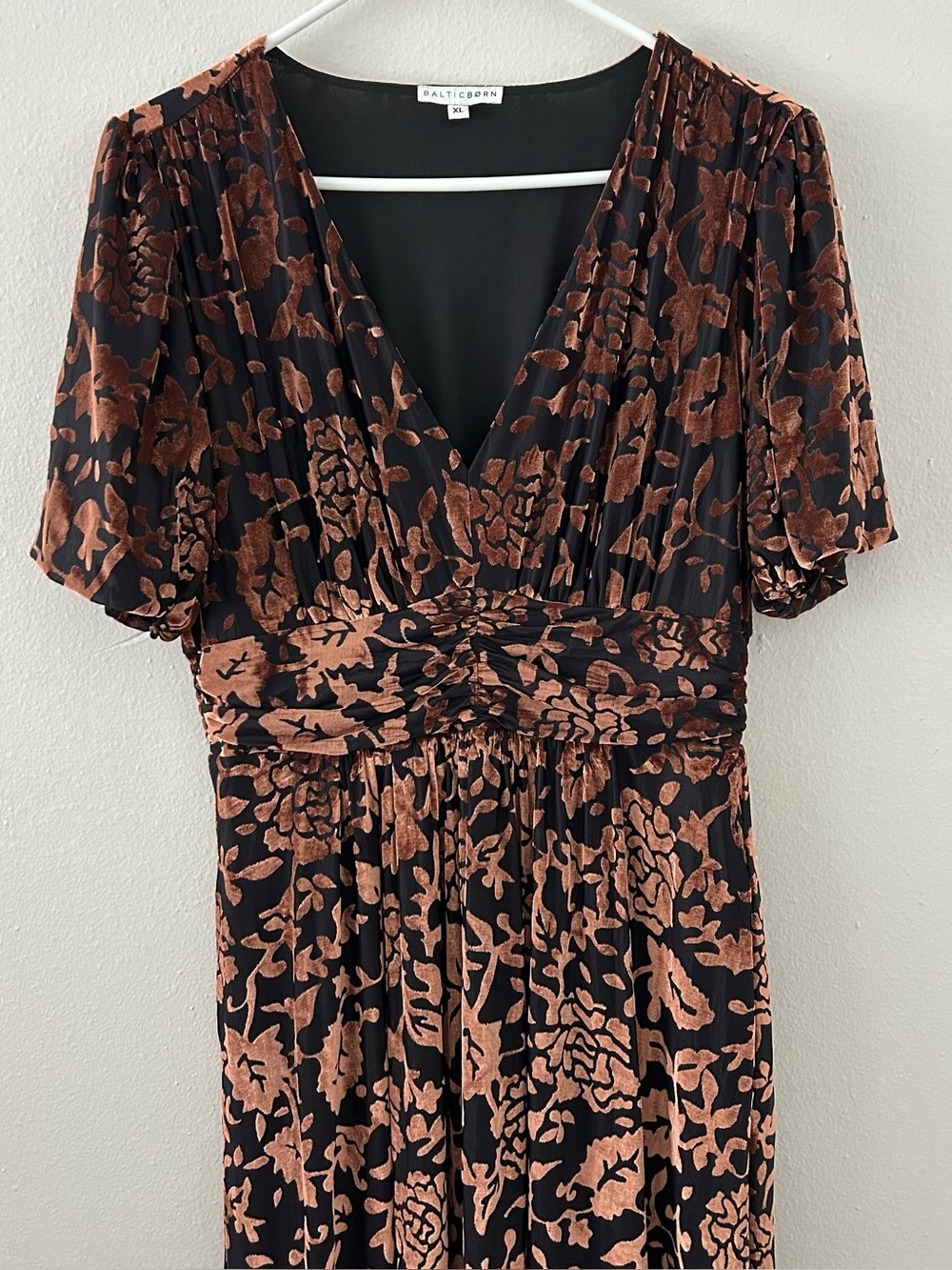 Baltic Born Leslie Velvet Maxi Dress Womens XL Black Bronze Floral Boho Formal - Picture 2 of 12